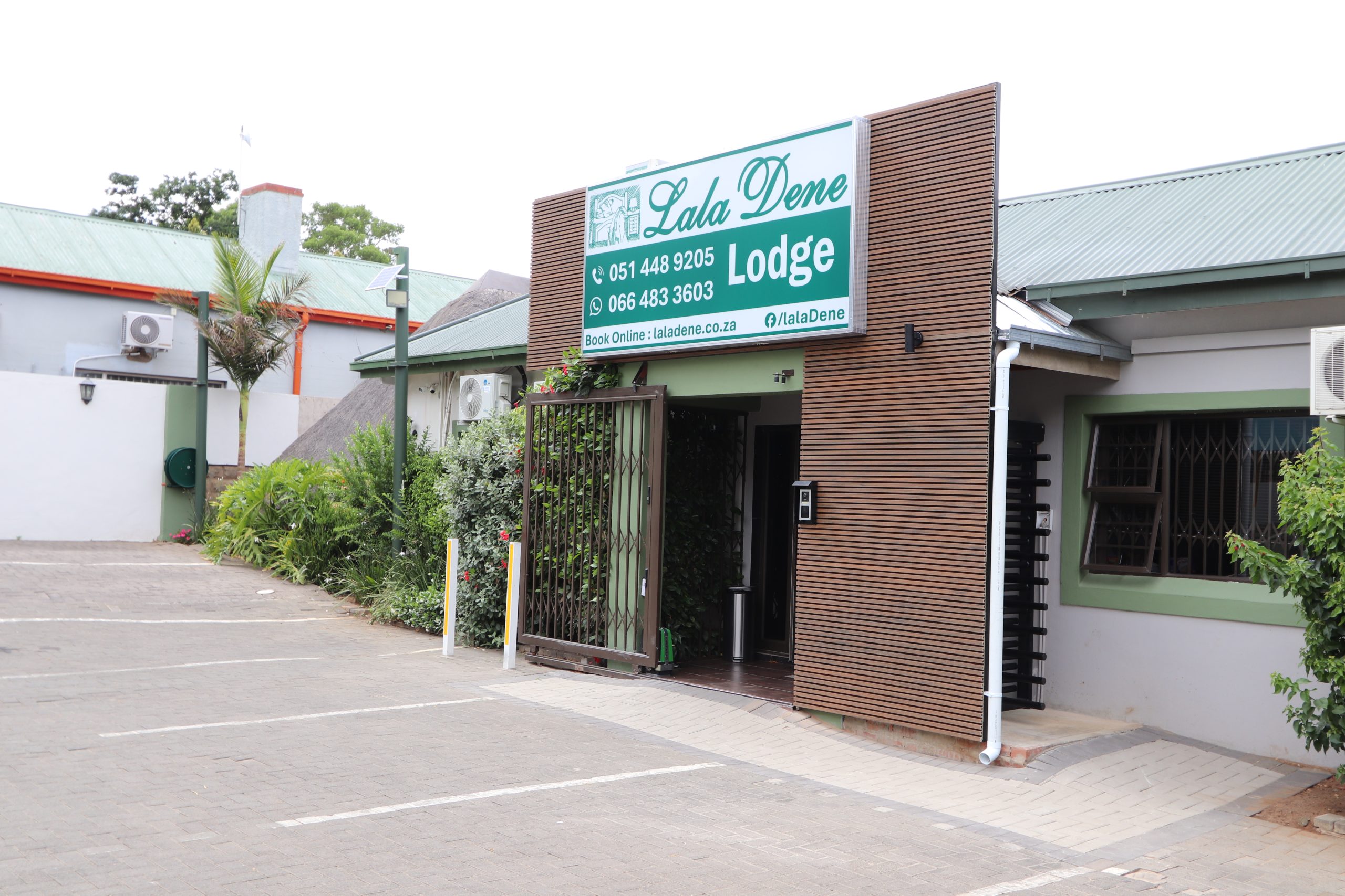 Lala Dene Lodge — guest area